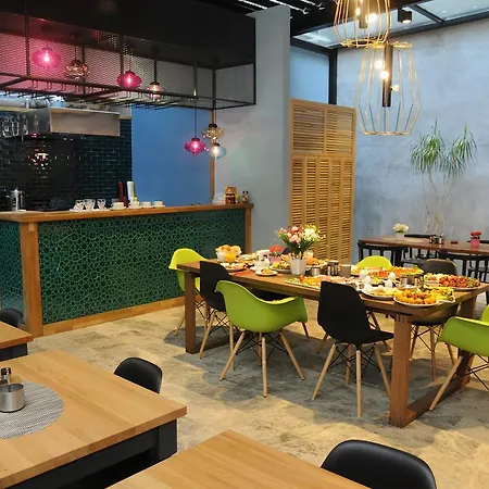 El Gusto Hotel 2*